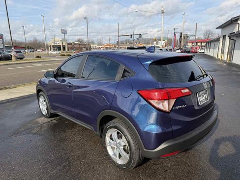 Used 2016 Honda HR-V LX image 3