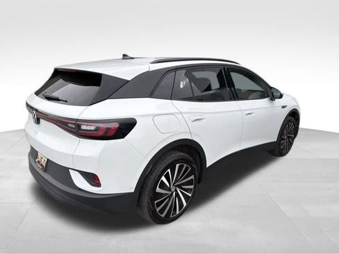 Used 2024 Volkswagen ID.4 Pro image 3