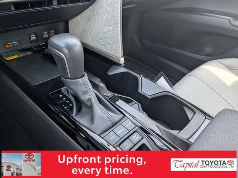 Used 2025 Toyota Camry XLE AWD/4WD image 22