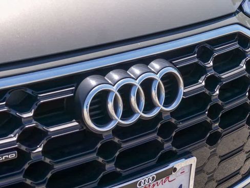 Used 2023 Audi Q5 2.0T Premium w/ Convenience Package AWD/4WD image 5