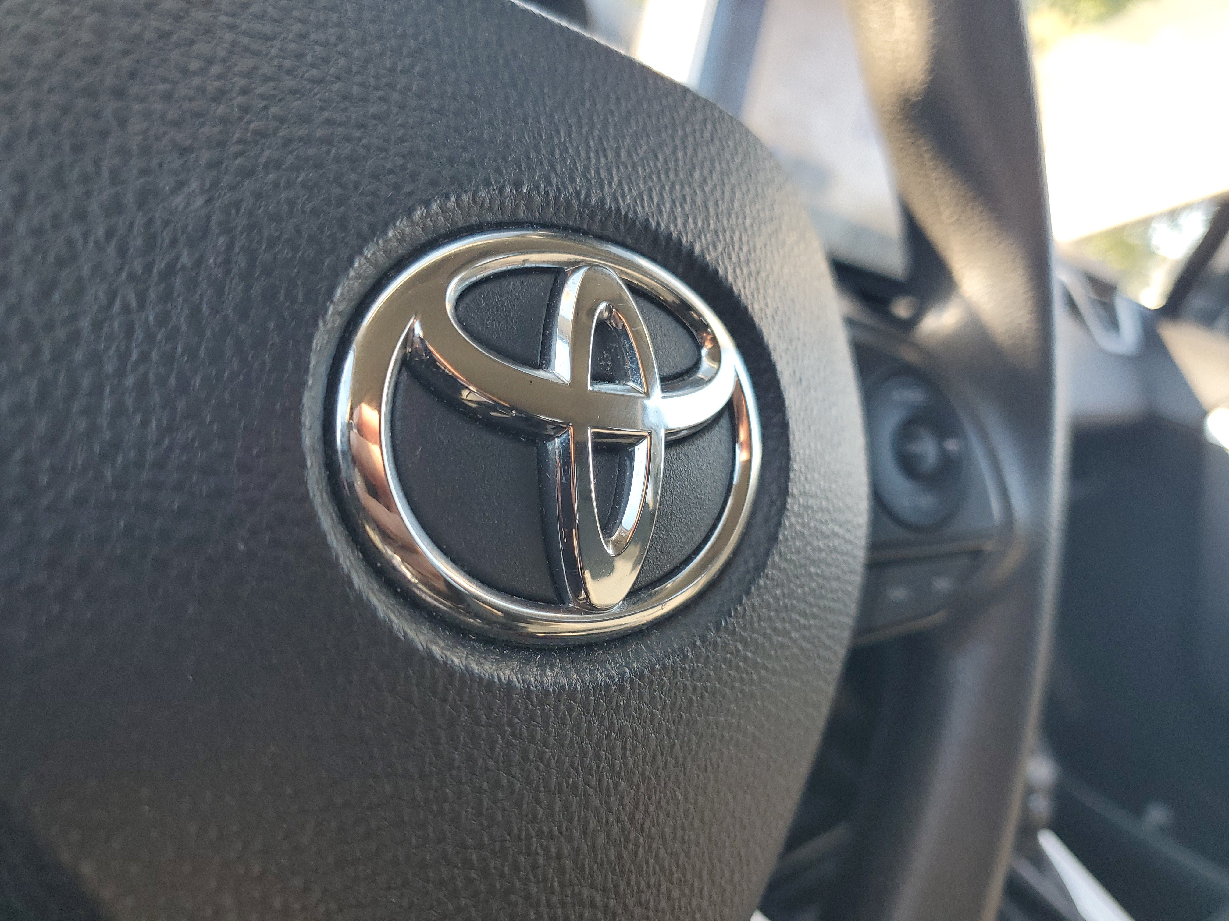Certified 2025 Toyota RAV4 LE AWD/4WD image 25