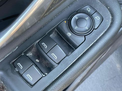 Used 2023 GMC Terrain SLE w/ Driver Convenience Package FWD image 18