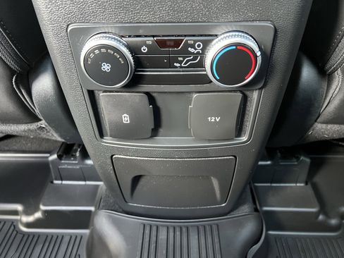 Used 2023 Ford Explorer XLT w/ Equipment Group 202A AWD/4WD image 10