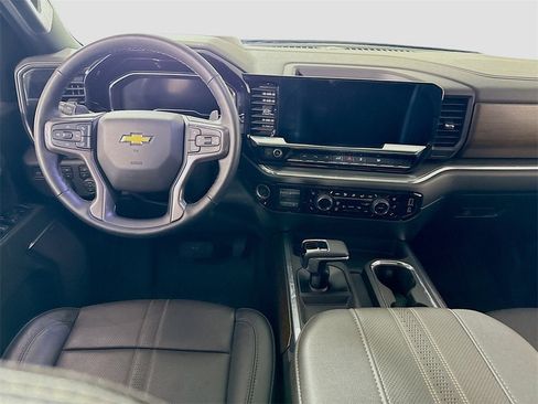 Used 2025 Chevrolet Silverado 1500 High Country w/ Technology Package image 2