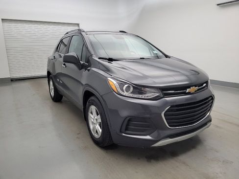 Used 2020 Chevrolet Trax LT w/ Driver Confidence Package FWD image 13