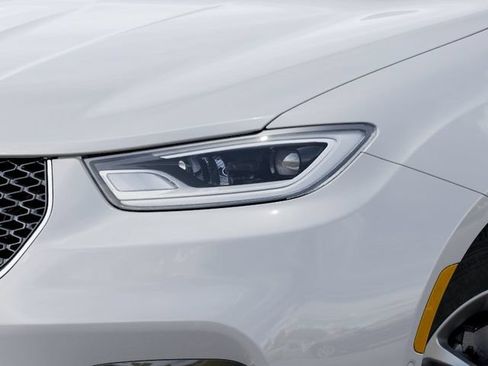 New 2026 Chrysler Pacifica Select FWD image 10