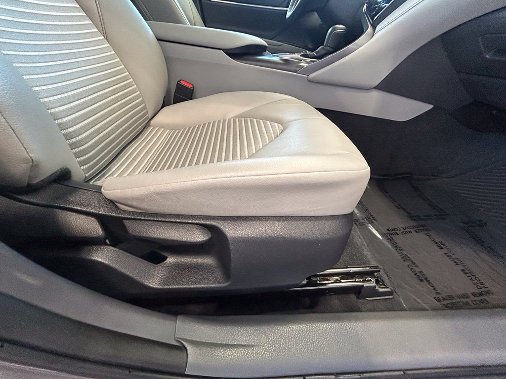 Used 2024 Toyota Camry SE w/ Convenience Package FWD image 25