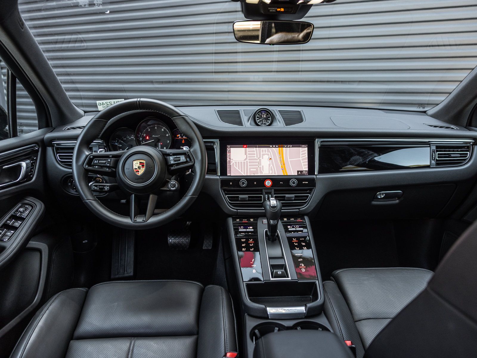 Certified 2026 Porsche Macan Turbo AWD/4WD image 11