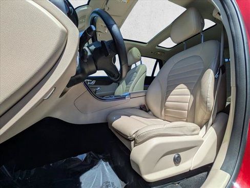 Used 2020 Mercedes-Benz GLC 300 4MATIC image 16