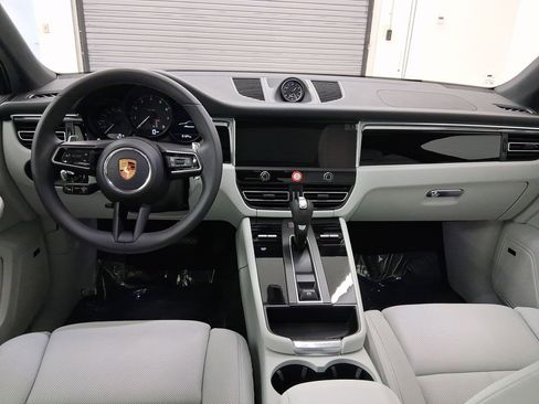 New 2026 Porsche Macan image 15