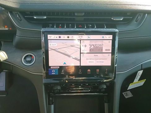 New 2025 Jeep Grand Cherokee Limited w/ Luxury Tech Group II image 17