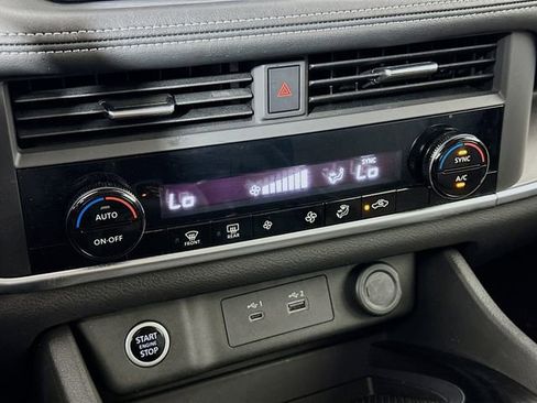 Certified 2023 Nissan Rogue SV image 17