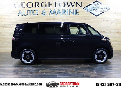 Used 2025 Volkswagen ID. Buzz Pro S RWD image 1