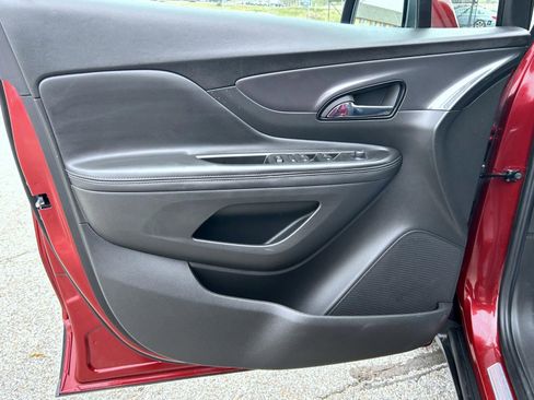 Certified 2022 Buick Encore Preferred w/ Safety Package image 9