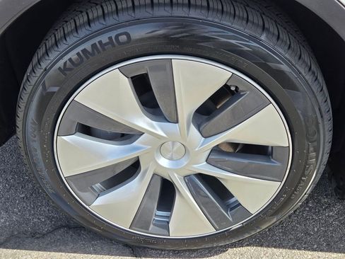 Used 2020 Tesla Model Y Long Range AWD/4WD image 10