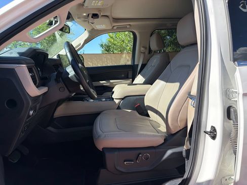 Used 2022 Ford Expedition Max Limited AWD/4WD image 13