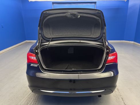 Used 2011 Chrysler 200 Limited FWD image 22