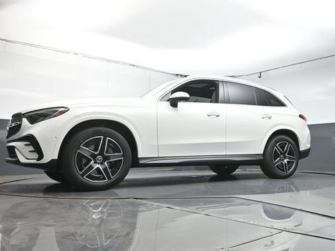 Used 2026 Mercedes-Benz GLC 300 image 35