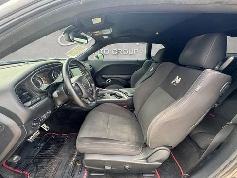 Used 2015 Dodge Challenger R/T Scat Pack RWD image 19