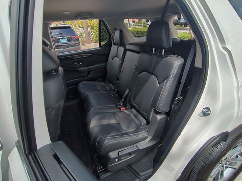 Used 2025 Honda Pilot EX-L image 23
