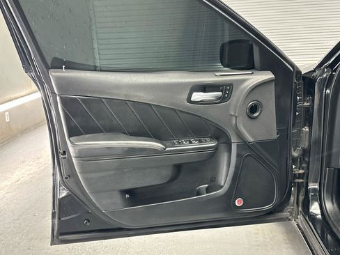 Used 2016 Dodge Charger R/T w/ Plus Group RWD image 18