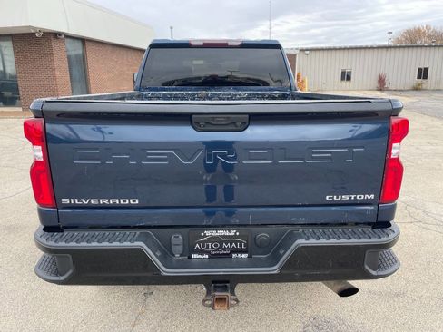 Used 2020 Chevrolet Silverado 2500 Custom w/ Custom Value Package image 4