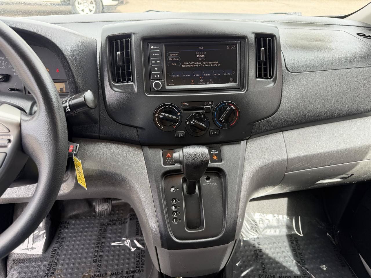 Used 2020 Nissan NV200 SV FWD image 18