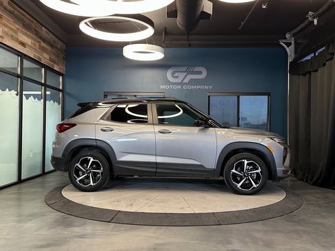 Used 2023 Chevrolet TrailBlazer RS w/ Convenience Package image 2