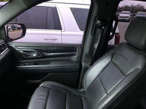 Used 2021 GMC Yukon Denali image 25