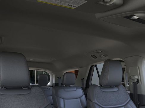 New 2025 Ford Explorer Active w/ Active Comfort Package image 22