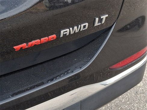 Used 2018 Chevrolet Equinox LT image 23