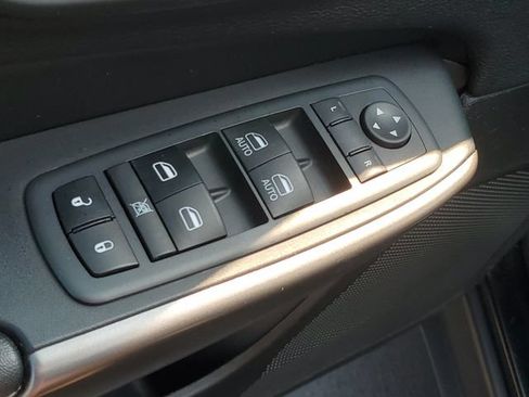 Used 2020 Jeep Cherokee Limited AWD/4WD image 17