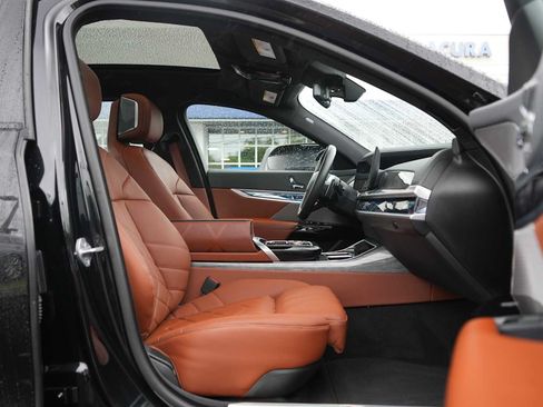 Used 2024 BMW 760i xDrive w/ Executive Package AWD/4WD image 29
