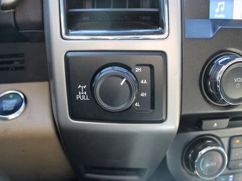 Used 2018 Ford F150 Lariat image 28