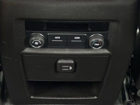 Used 2021 Chevrolet Traverse LS FWD image 29