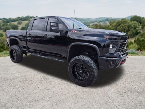 Used 2024 Chevrolet Silverado 2500 LT AWD/4WD image 1