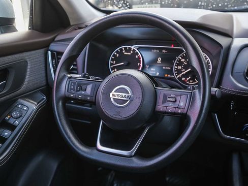 Used 2021 Nissan Rogue SV image 19