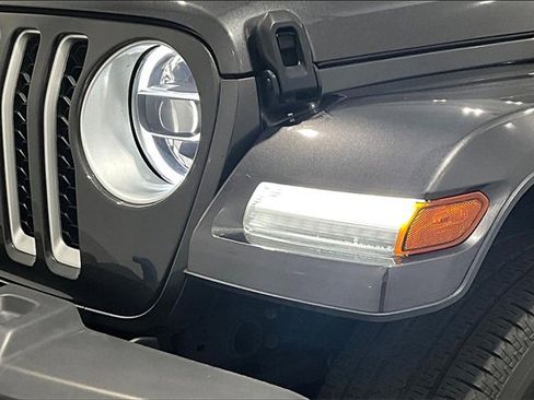 Used 2022 Jeep Wrangler Unlimited Sahara w/ Cold Weather Group image 33