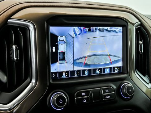Used 2022 Chevrolet Silverado 2500 High Country w/ Technology Package AWD/4WD image 24