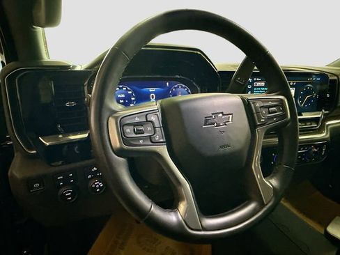 Used 2023 Chevrolet Silverado 1500 LT Trail Boss w/ LPO, Dark Essentials Package AWD/4WD image 12