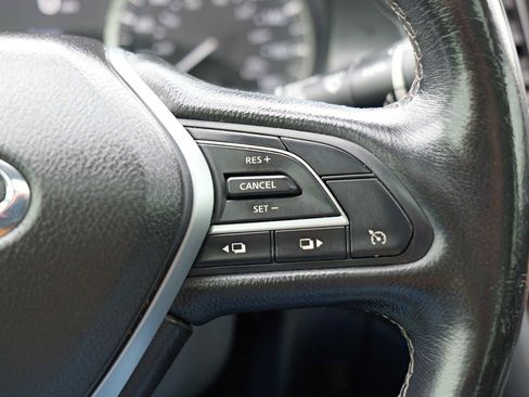 Used 2018 INFINITI Q50 Luxe w/ Essential Package (3.0T Luxe) image 9