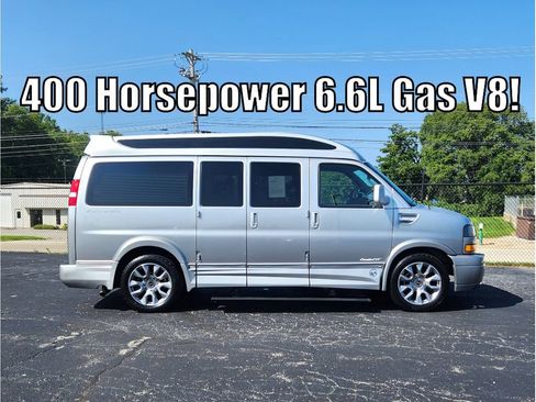 Used 2022 GMC Savana 2500 w/ Enhanced Convenience Package RWD image 2