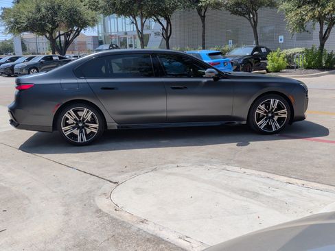 Used 2023 BMW 760i xDrive AWD/4WD image 11