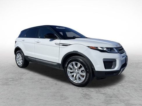 Used 2017 Land Rover Range Rover Evoque SE image 3