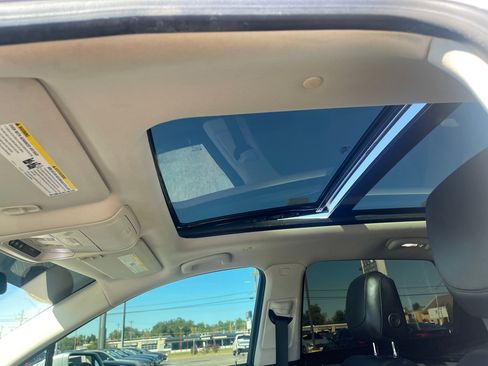 Used 2017 Cadillac XT5 Luxury image 25