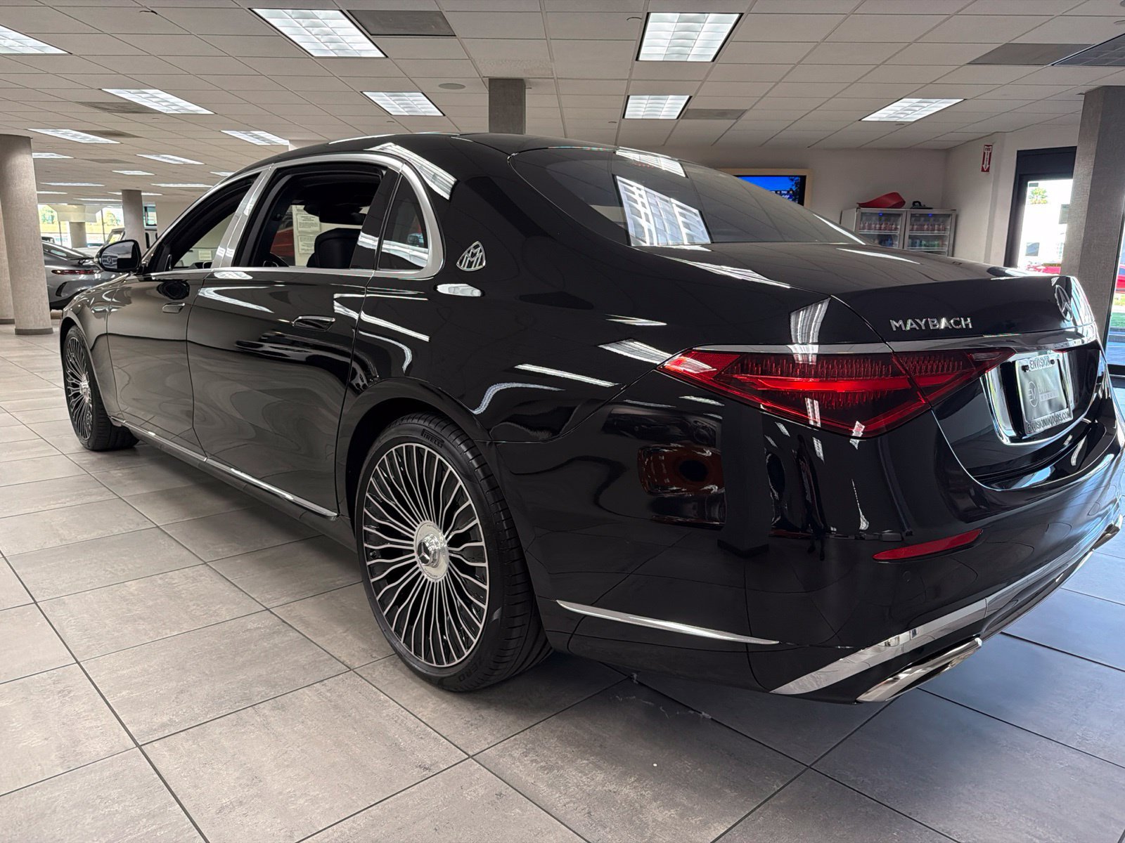 Certified 2025 Mercedes-Benz Maybach S 580 4MATIC image 3