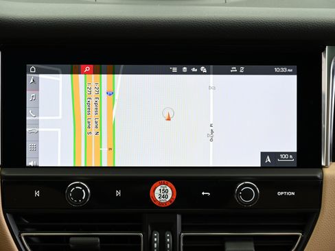 Used 2025 Porsche Macan image 41