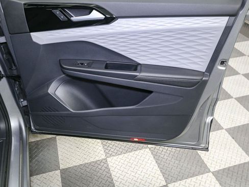 Certified 2024 Volkswagen Taos S FWD image 20