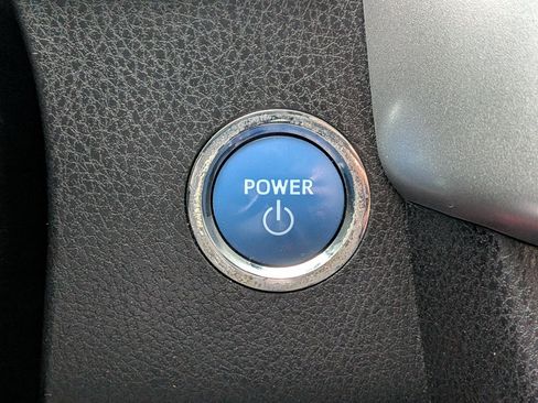 Used 2019 Toyota Highlander XLE image 28