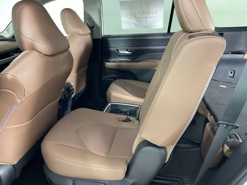 New 2026 Toyota Grand Highlander AWD image 6